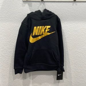 NWT Boys Nike Sweatshirt size 4